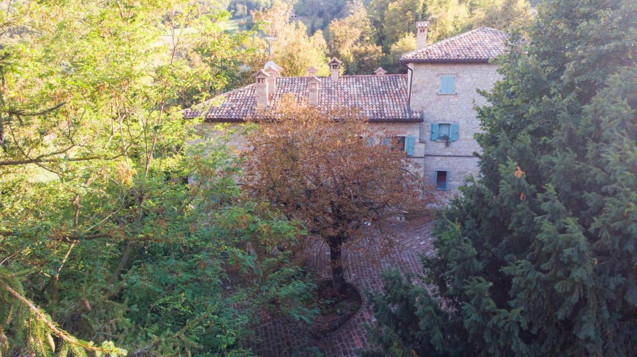 La Marcona Apartment Serramazzoni Luaran gambar