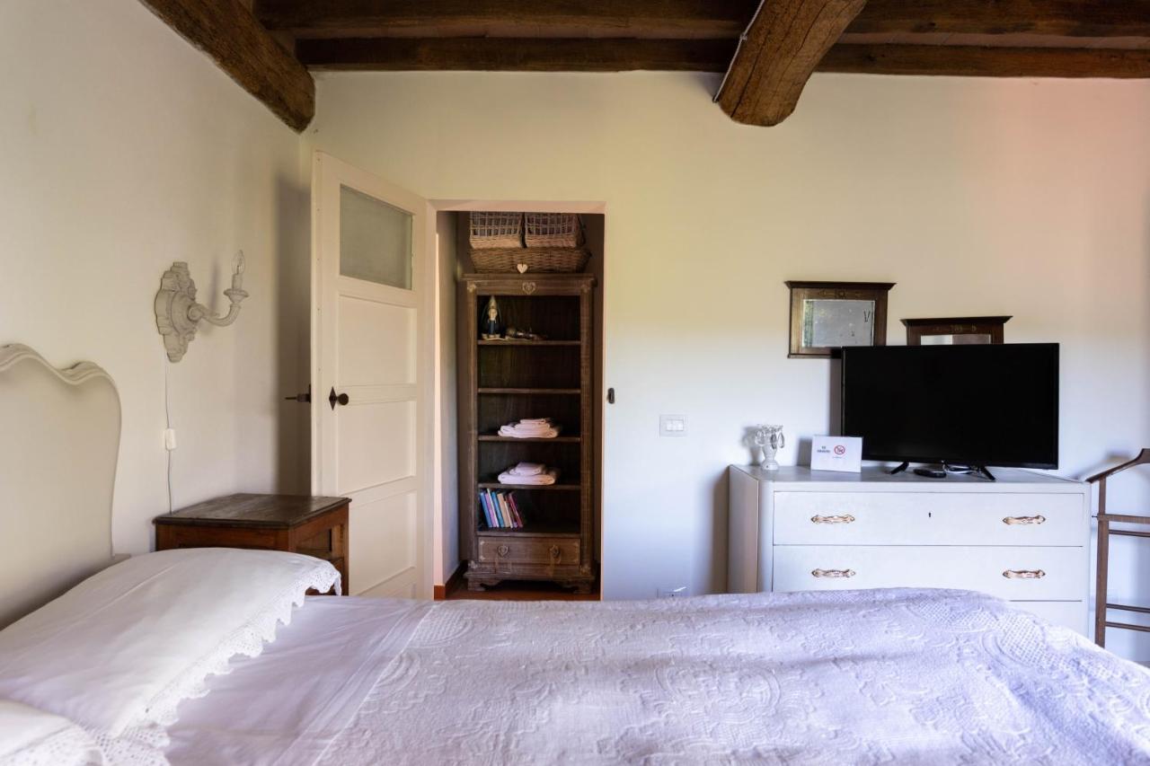 La Marcona Apartment Serramazzoni Luaran gambar