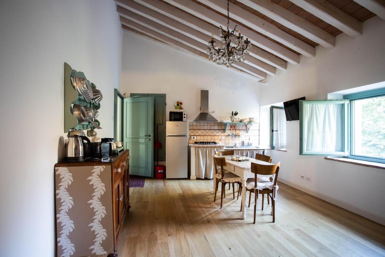 La Marcona Apartment Serramazzoni Luaran gambar