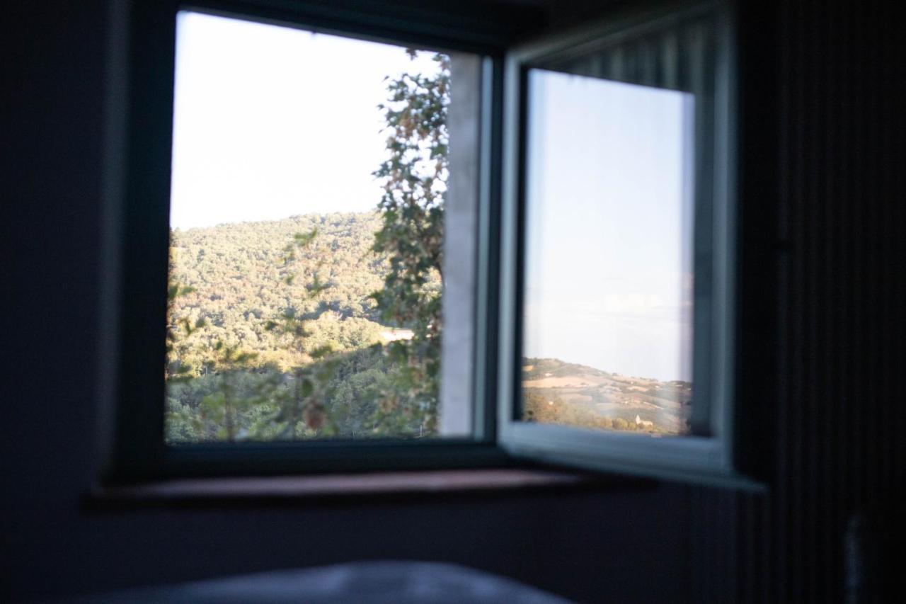 La Marcona Apartment Serramazzoni Luaran gambar