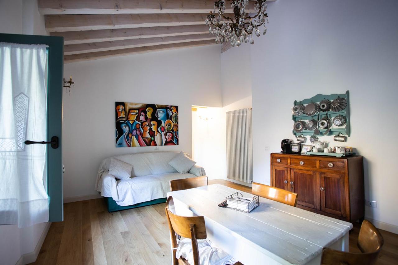 La Marcona Apartment Serramazzoni Luaran gambar