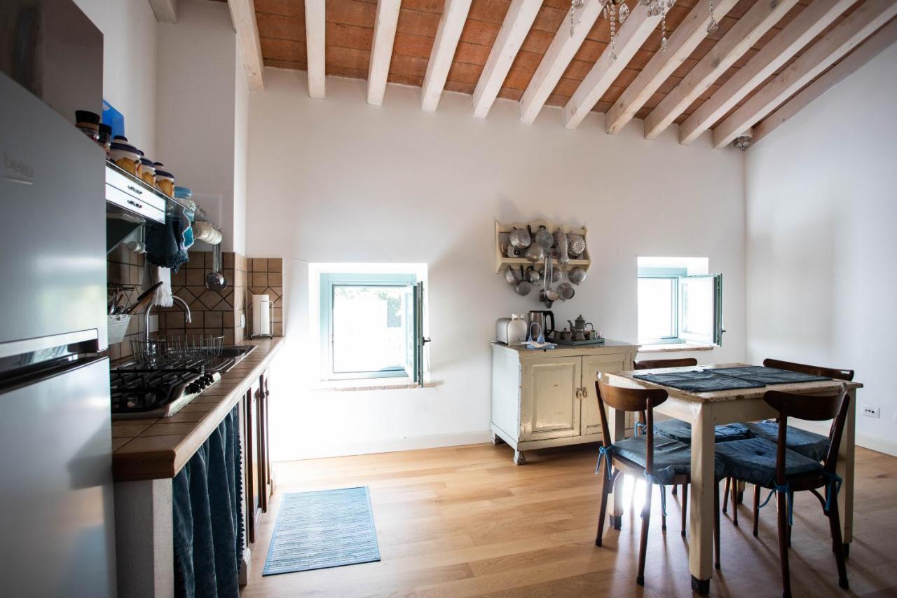 La Marcona Apartment Serramazzoni Luaran gambar