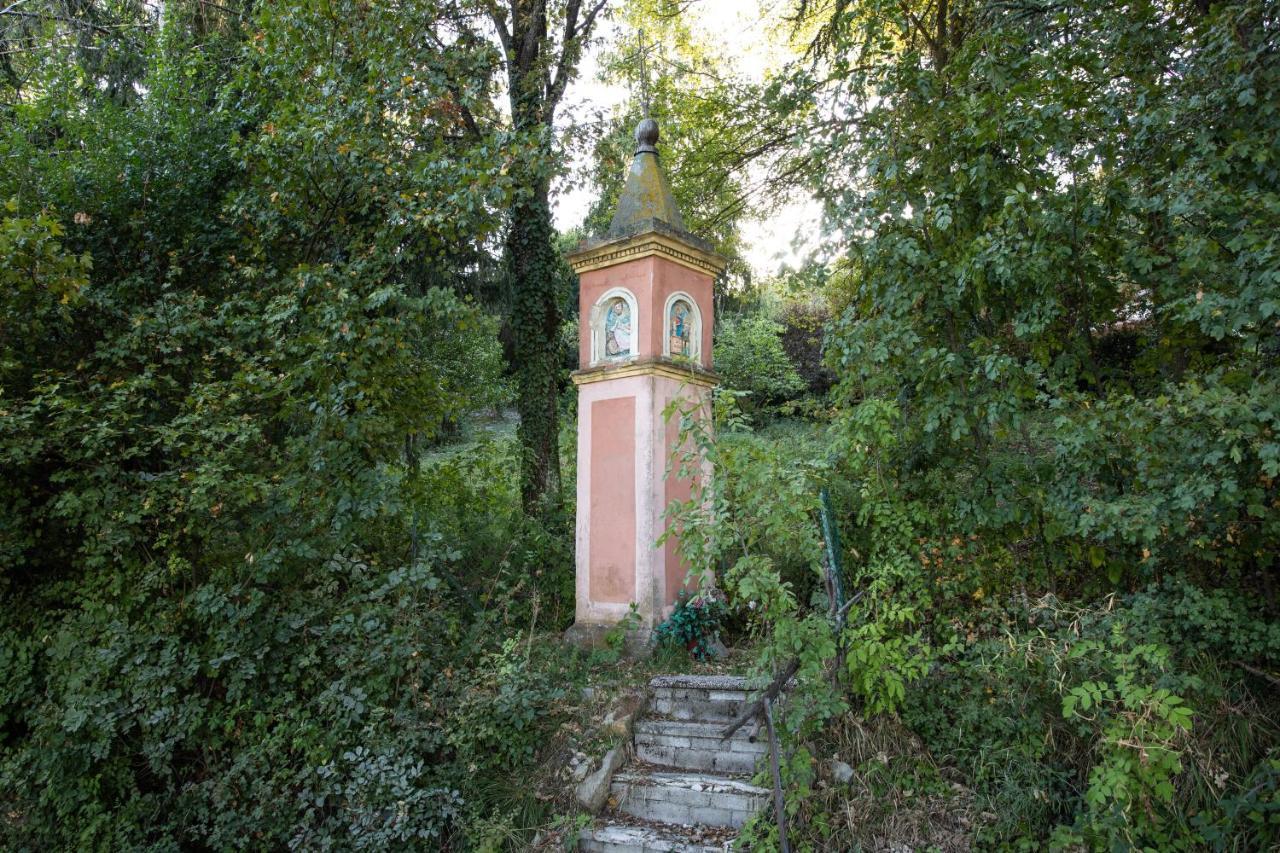 La Marcona Apartment Serramazzoni Luaran gambar