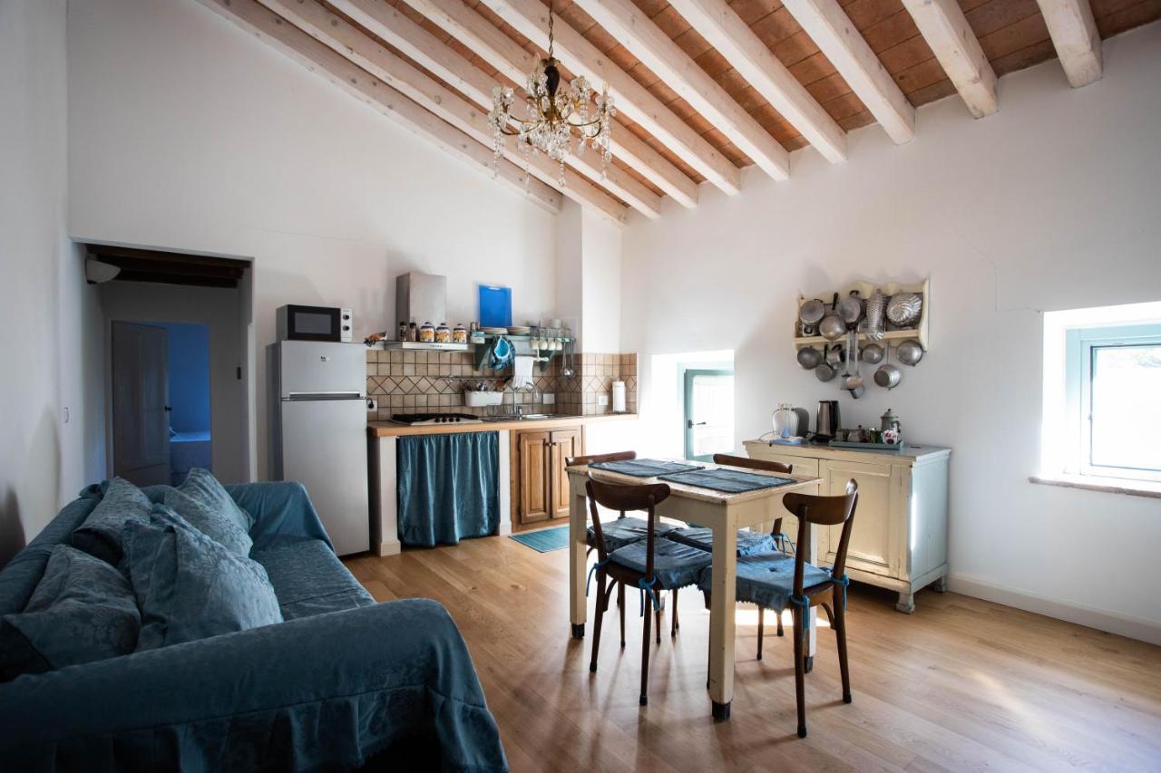 La Marcona Apartment Serramazzoni Luaran gambar