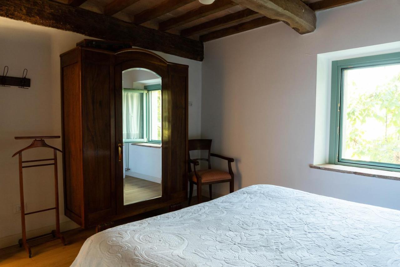 La Marcona Apartment Serramazzoni Luaran gambar